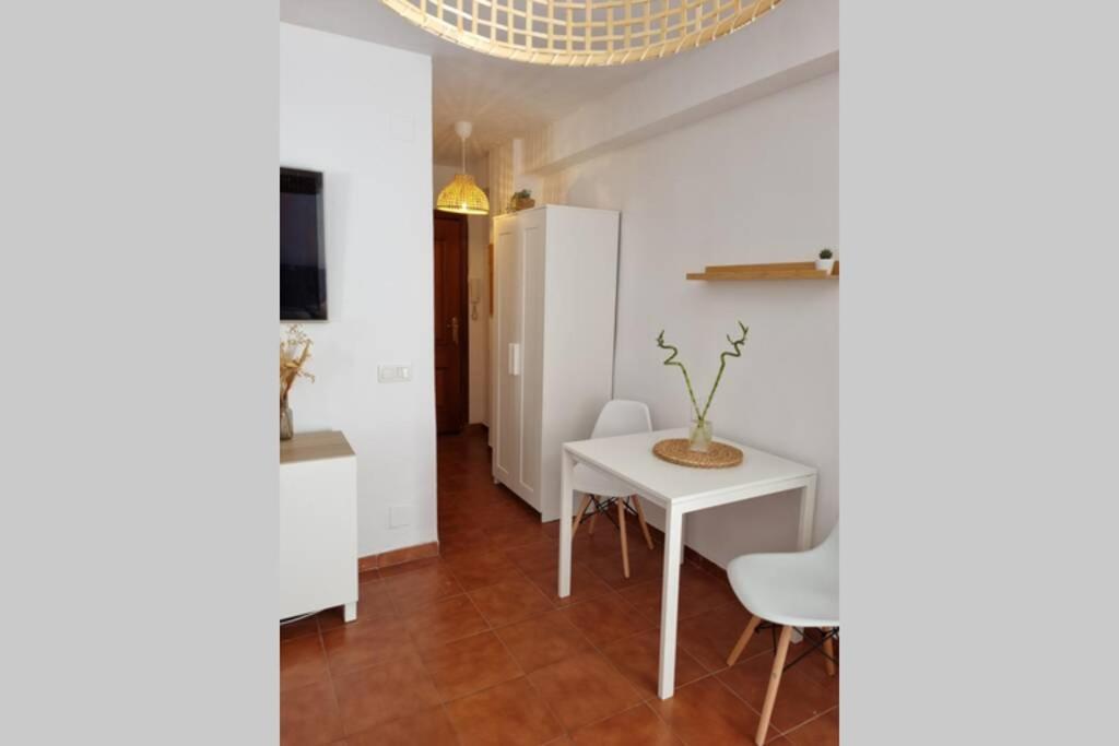 Precioso Apartamento En La Carihuela ตอร์เรโมลิโนส ภายนอก รูปภาพ